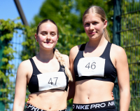 Die beiden U-20-Athletinnen Maya Klute (links) und Mia Vollmer vom LAZ Soest absolvierten in Attendorn Tests im Kugelsto&szlig;en und Weitsprung. Foto: Bottin|Maya Klute vom LAZ Soest &uuml;berraschte in Attendorn mit einer starken Steigerung im Kugelsto&szlig;en auf 9,37 Meter. Foto: Bottin|||