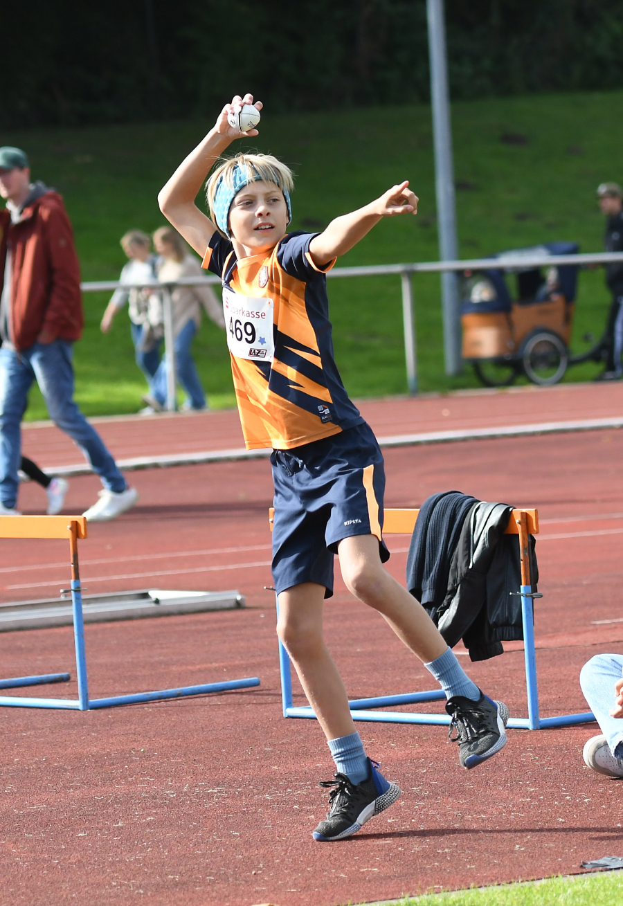 Beim Kinderleichtathletik-Wettkampf stand der Spa&szlig; im Vordergrund. Foto: Bottin