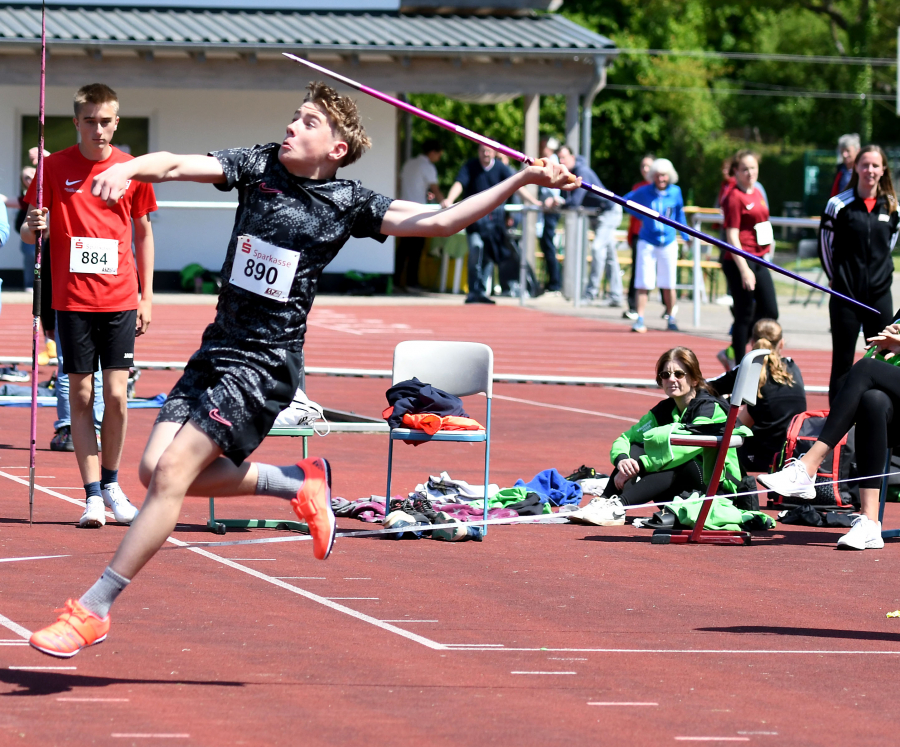 Michel Bottin vom LAZ Soest gl&auml;nzte mit ausgezeichneten 35,13 Metern im Speerwurf und setzte sich damit auf Platz zwei der Westf&auml;lischen Bestenliste der Altersklasse M13. Foto: Bottin