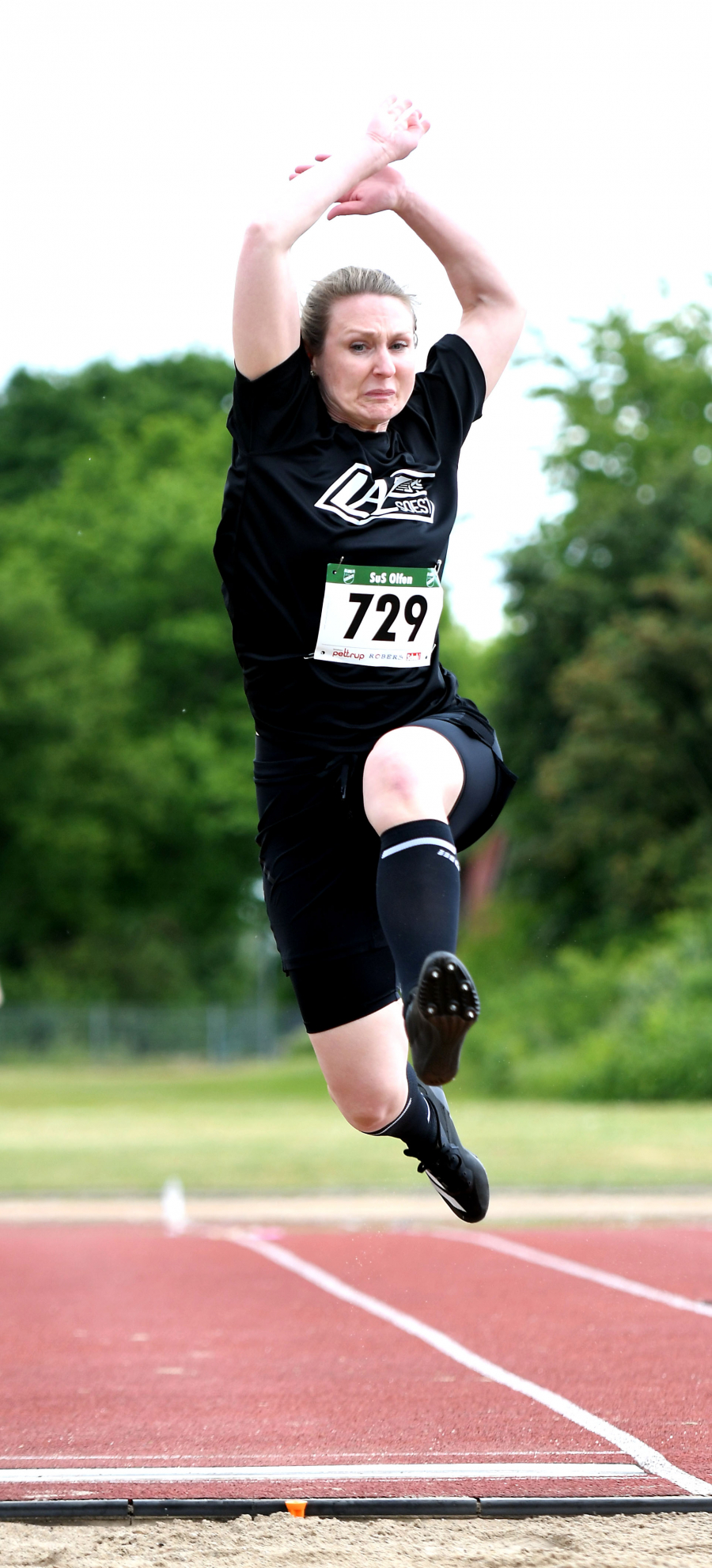 Janina Biegel vom LAZ Soest geh&ouml;rt am Samstag bei den westf&auml;l. Masters-Hallenmeisterschaften zu den Mitfavoritinnen um den Weitsprungtitel der W40. Foto: Bottin