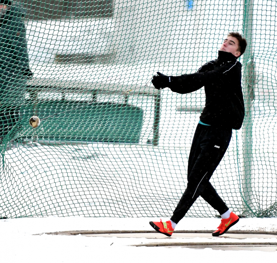 Auf fremdem Terrain: M15-Mehrkampftalent Rafael Hesse vom LAZ Soest erreichte 30,64 Meter mit dem eher ungewohnten Wurfger&auml;t. Foto: Bottin