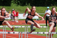 Nia Ferige beim H&uuml;rdensprint. Foto: Reinhard|Nia Ferige beim Kugelsto&szlig;en. Foto: Reinhard|Strahlende Westfalenmeisterin: Nia Ferige. Foto: Reinhard|Rafael Hesse beim Sprint. Foto: Reinhard|Rafael Hesse gewann seinen ersten Westfalenmeister-Titel. Foto: Reinhard|Marlene Soer beim Weitsprung. Foto: Reinhard|Marlene Soer beim Weitsprung. Foto: Reinhard|Marlene Soer freute sich &uuml;ber die Gl&uuml;ckw&uuml;nsche von Trainerin Annika Straub. Foto: Reinhard|||