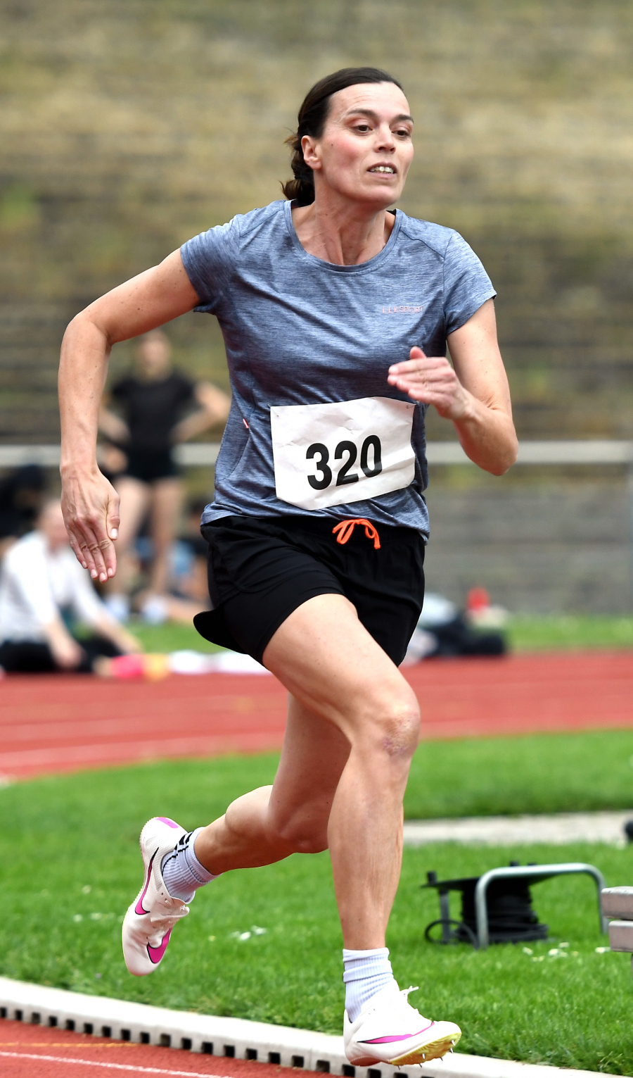 Zwei DM-Normen: W45-Athletin Ines Rustemeyer vom LAZ Soest qualifizierte sich &uuml;ber 100 Meter und 200 Meter f&uuml;r die Deutschen Meisterschaften. Foto: Bottin