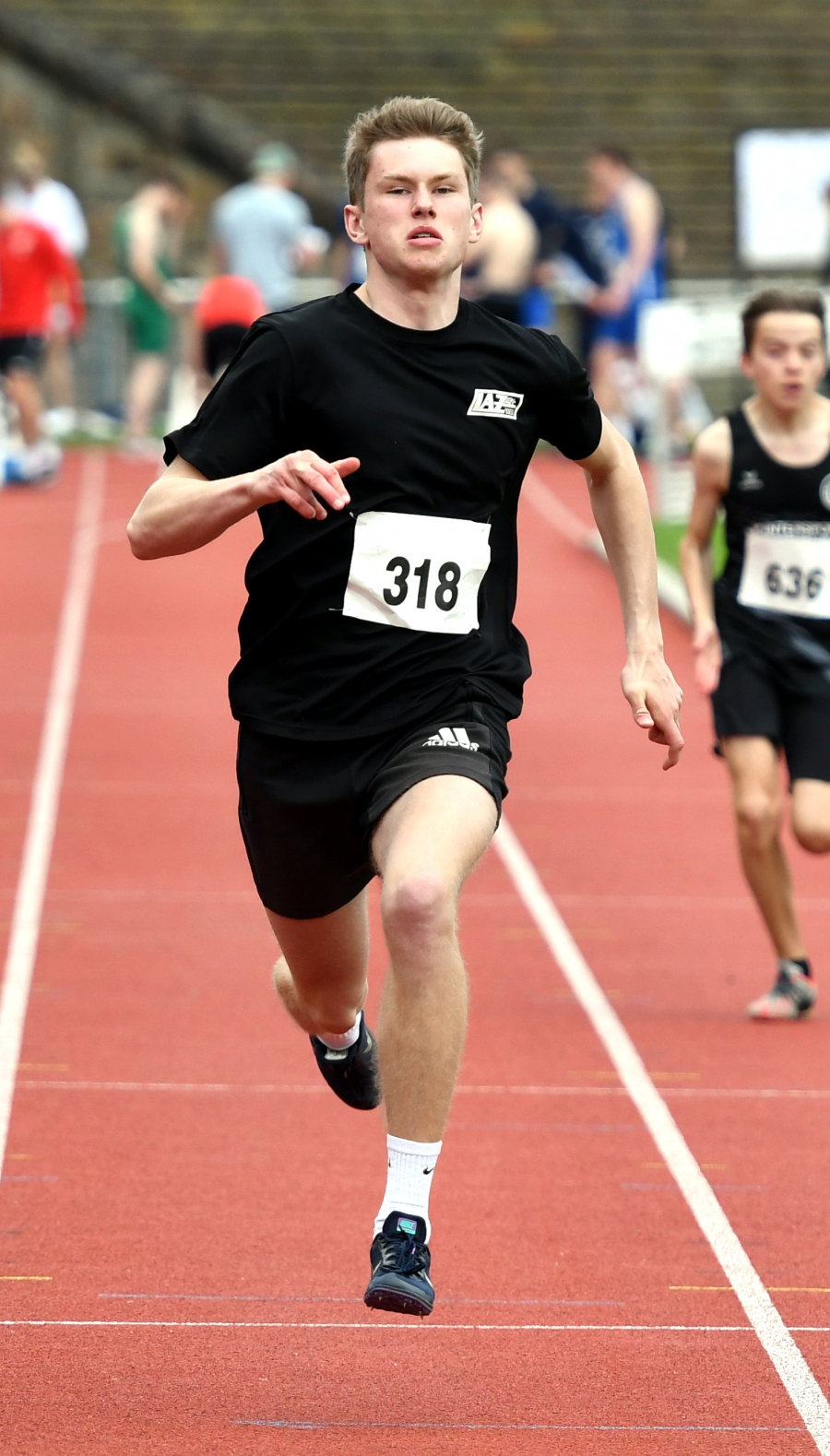 So schnell wie nie: U18-Sportler Moritz Langenscheidt steigerte sich &uuml;ber 100 Meter (12,09 Sekunden) und 200 Meter (24,70 Sekunden). Foto: Bottin