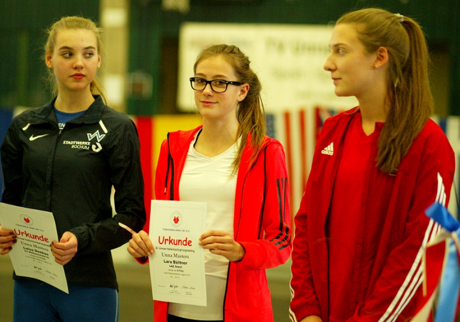 Lara B&uuml;ttner steigerte sich auf 1,51 Meter.