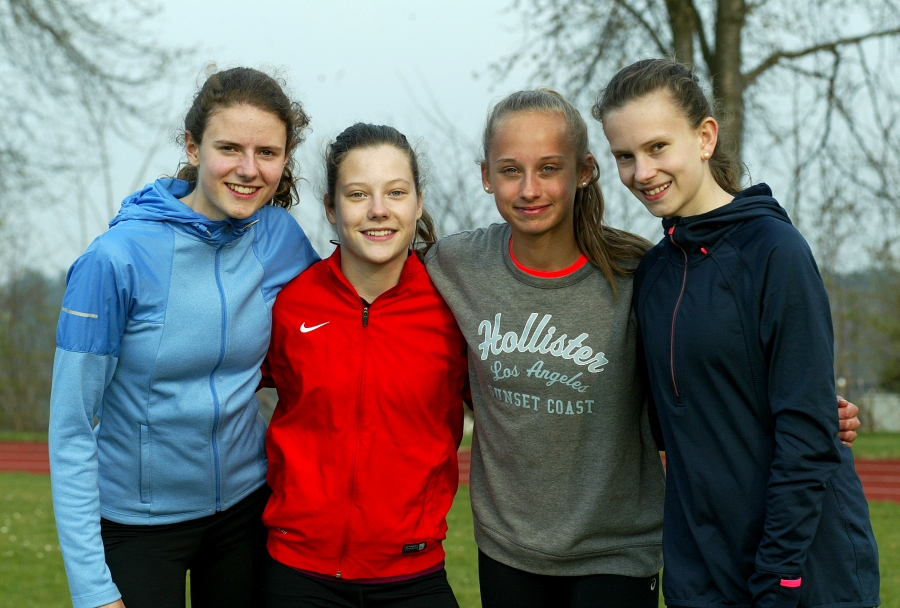 LAZ-Sportler R&uuml;then: Kiana Hinners, Lea Rogge, Maleen Klee, Delia Ponomarenko.