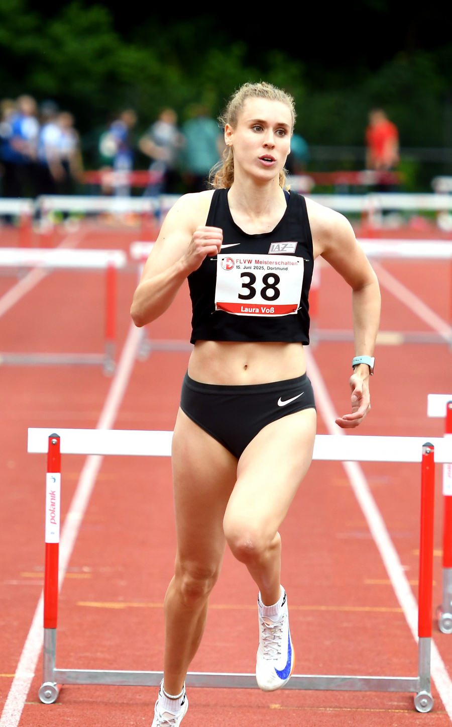 Konstant unter einer Minute: Laura Vo&szlig; vom LAZ Soest legte die 400-Meter-H&uuml;rden in Gladbeck in 59,89 Sekunden zur&uuml;ck. Foto: Bottin