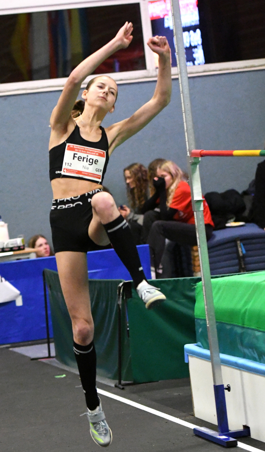 Sieg und pers&ouml;nliche Bestleistung: Nia Ferige (W15) vom LAZ Soest &uuml;bersprang beim Hochsprungmeeting in Clarholz 1,57 Meter. Foto: Bottin