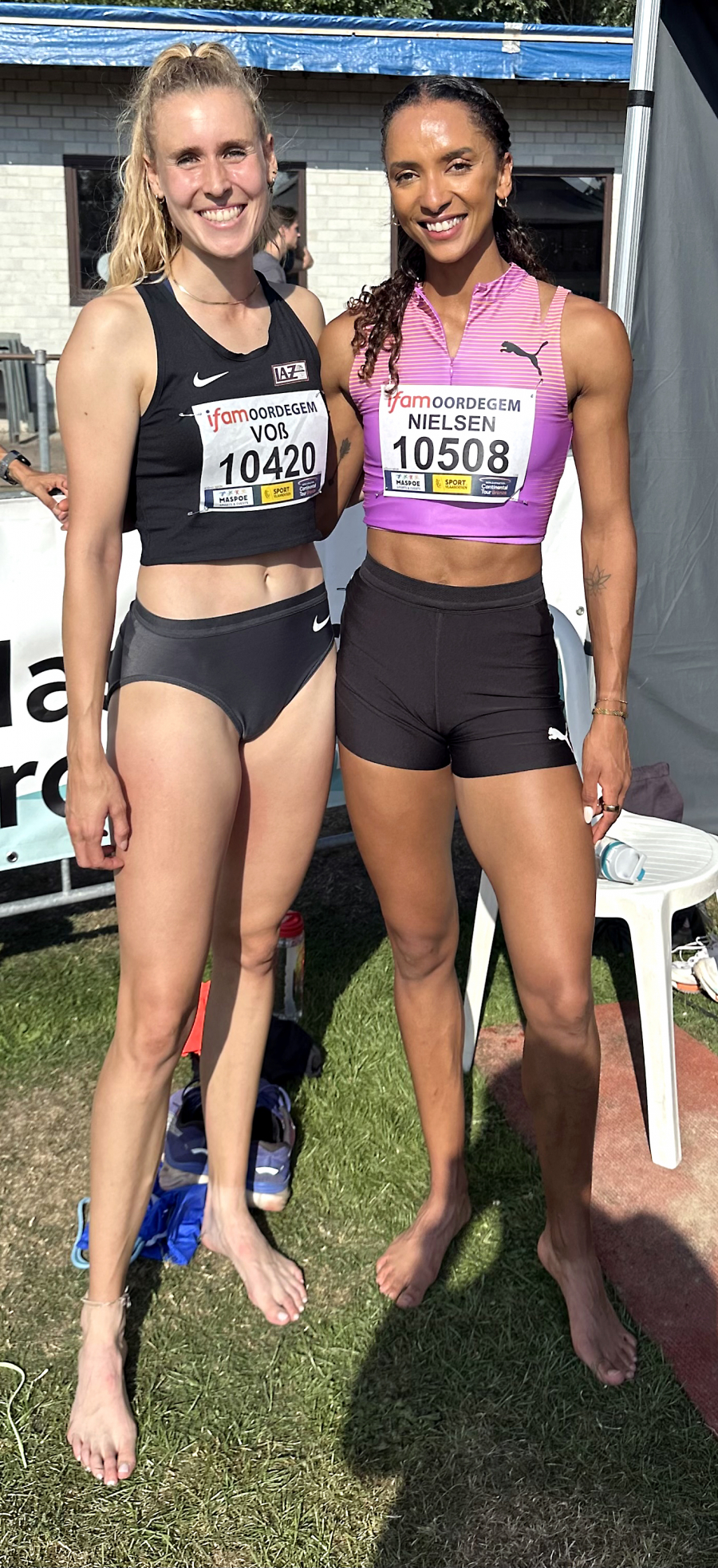 Nach dem Wettkampf in Oordegem traf Laura Vo&szlig; auf die britische 400-Meter-H&uuml;rden-Meisterin Lina Nielsen.