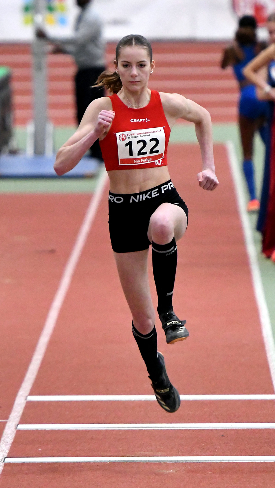 Bronzemedaille: U18-Athletin Nia Ferige vom LAZ Soest erzielt im Dreisprung mit 10,81 Metern einen neuen "Hausrekord". Foto: Bottin