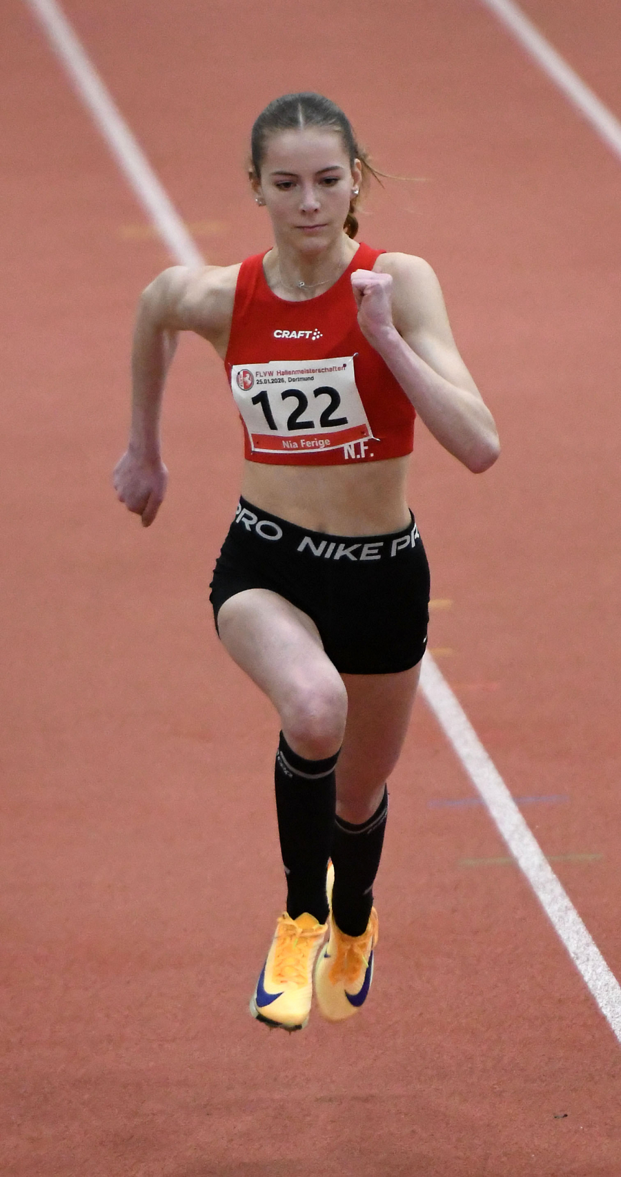 Gleich zwei Mal pers&ouml;nliche Bestzeit: Nia Ferige vom LAZ Soest sprintete die 60 Meter bei der weibl. Jugend U18 in 8,18 Sekunden (Vorlauf) und 8,14 Sekunden (Finale). Foto: Bottin