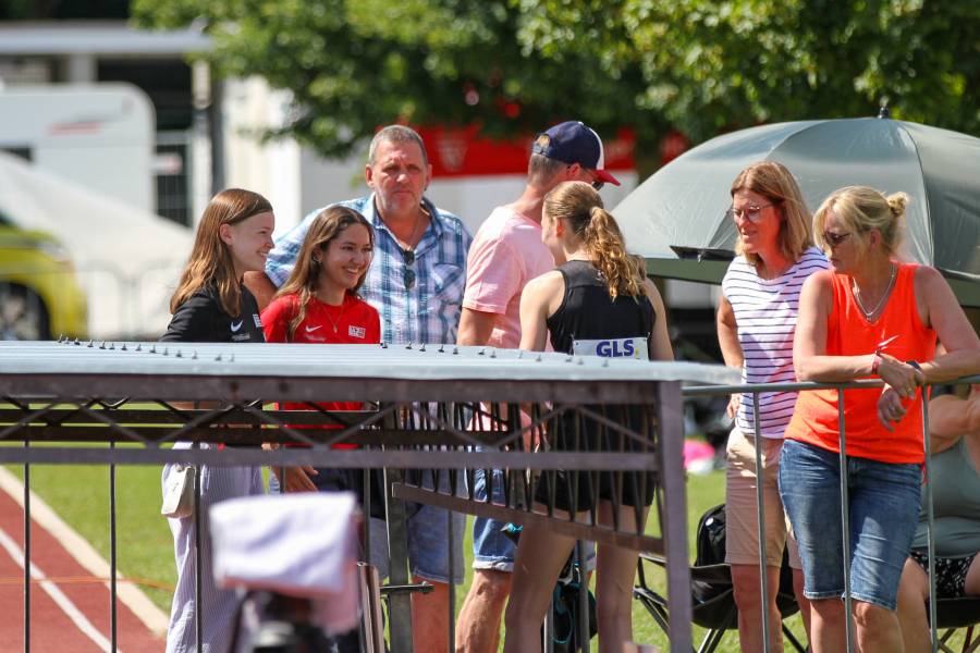 Fanclub: Familie und Freunde begleiteten Nia am Wochenende in Ulm. Foto: Schellig