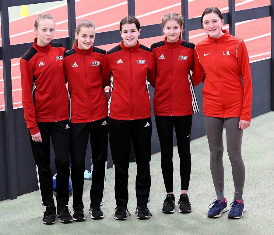 Sophie Martin, Jette L&uuml;ttig, Carmen B&uuml;ttner, Gesa Blesken und Lilli Michel (von links).