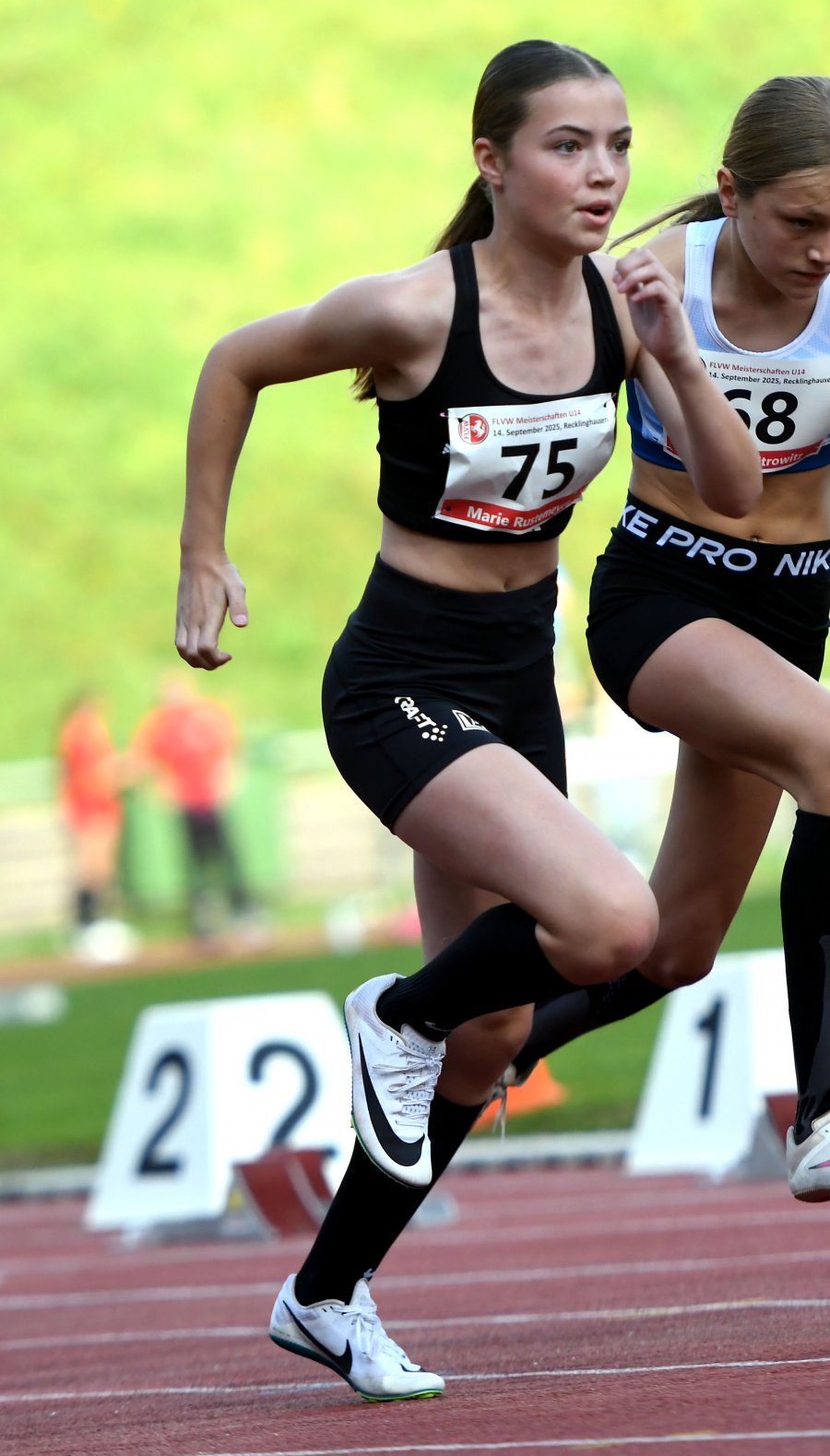 W13-Sportlerin Marie Rustemeyer vom LAZ Soest erzielte mit 10,69 Sekunden pers&ouml;nliche Bestzeit &uuml;ber 75 Meter. Foto: Bottin