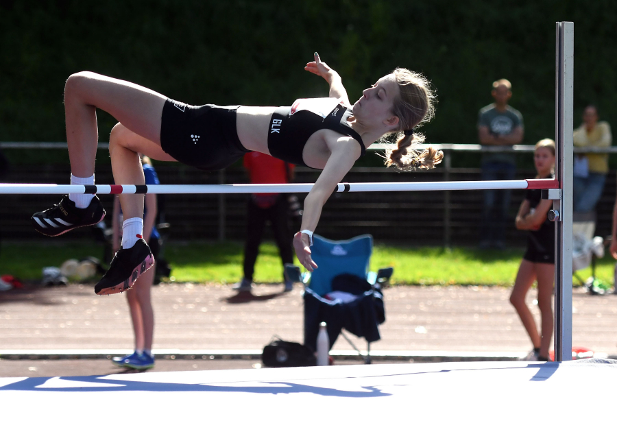 &Uuml;berlegener Titelgewinn: Greta Karsten vom LAZ Soest wurde mit tollen 1,64 Metern W13-Westfalenmeisterin im Hochsprung. Foto: Bottin