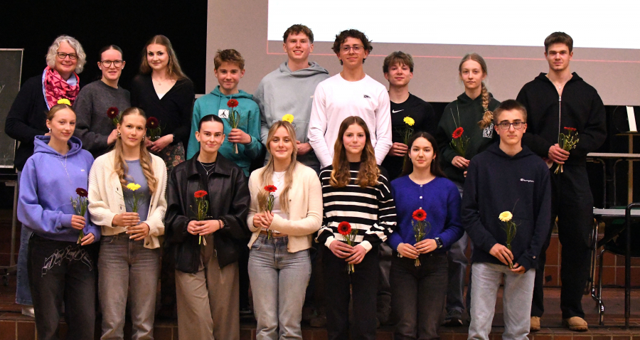 Gut 20 Sportlerinnen und Sportler wurden bei der Mitgliederversammlung des LAZ f&uuml;r ihre Erfolge im vergangenen Jahr ausgezeichnet. Foto: Bottin