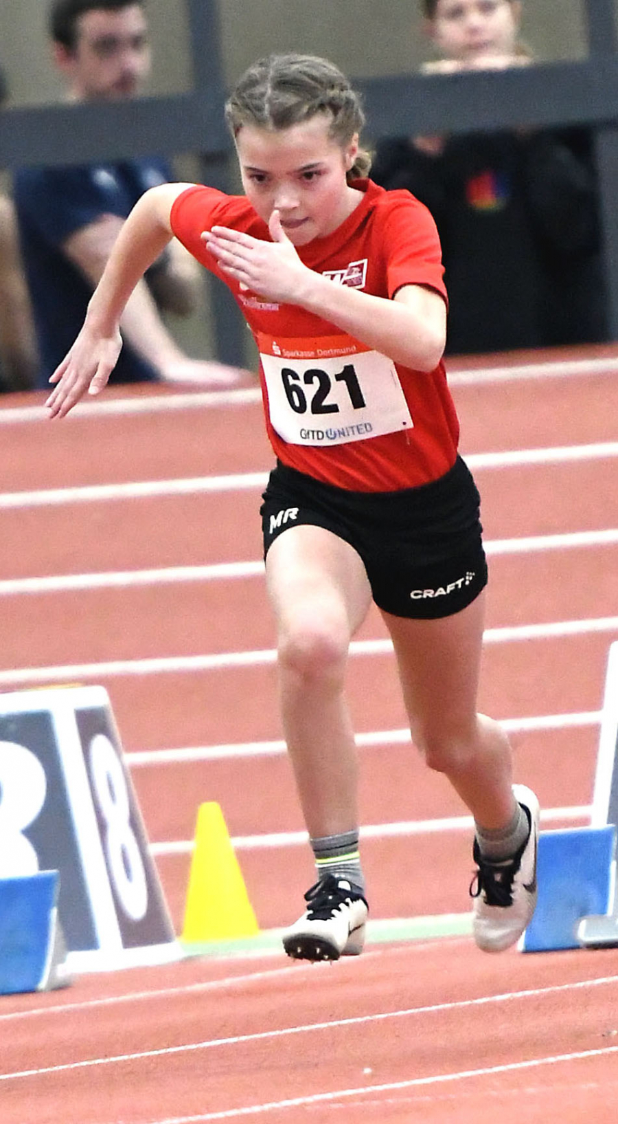 Tolle Leistung: Bei ihrem inoffiziellen Sieg &uuml;ber 60 Meter bei den W11-M&auml;dchen verfehlte Marie Rustemeyer vom LAZ Soest in 9,02 Sekunden nur knapp die Neun-Sekunden-Marke. Foto: Bottin