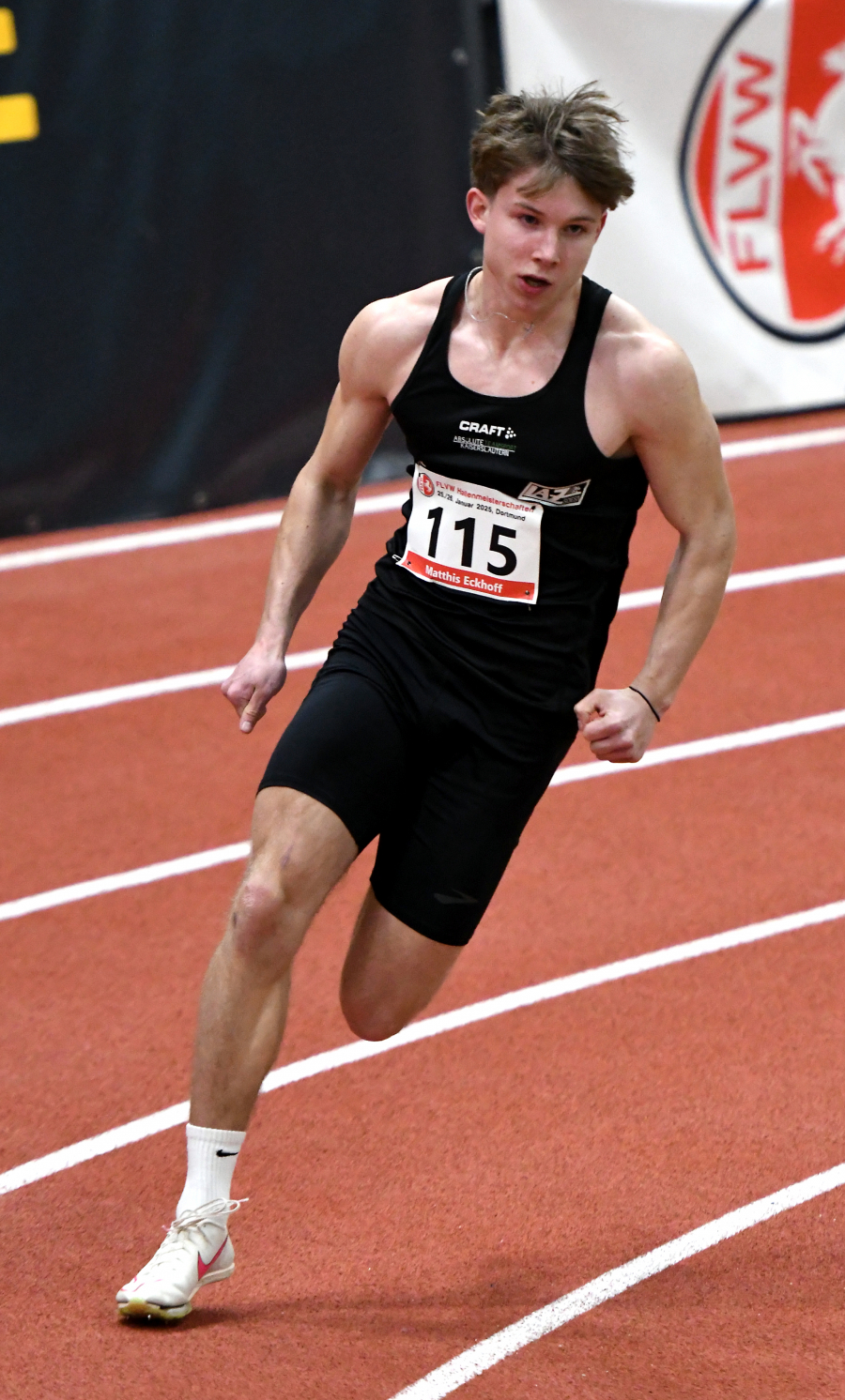 Platz f&uuml;nf &uuml;ber 200 Meter: U18-Athlet Matthis Eckhoff vom LAZ Soest legte die Hallenrunde im Finale in 23,97 Sekunden (Vorlauf 23,81 Sekunden) zur&uuml;ck. Foto: Bottin