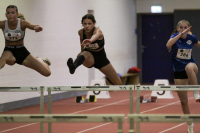 Josefine Zickau (Mitte) beim H&uuml;rdenlauf in Bestzeit von 10,20 Sekunden. Ab Januar startet sie f&uuml;r das LAZ Soest. Foto: Reinhard|Noelle Biegel kam in der W12 ebenso mit Bestzeit 10,59 Sekunden durch den H&uuml;rdenwald. Foto: Reinhard|Auch im Weitsprung verbuchte sie mit 4,49 Metern eine neue Bestleistung. Foto: Reinhard|Greta Karsten stieg mit guten 1,59 Metern in die Hallensaison ein. Foto: Reinhard|Elisabeth auf der Beck (links) absolvierte ihren ersten Wettkampf in der Halle und freute sich wie Rosalie Tigges &uuml;ber Bestleistungen im Sprint. Foto: Reinhard|||