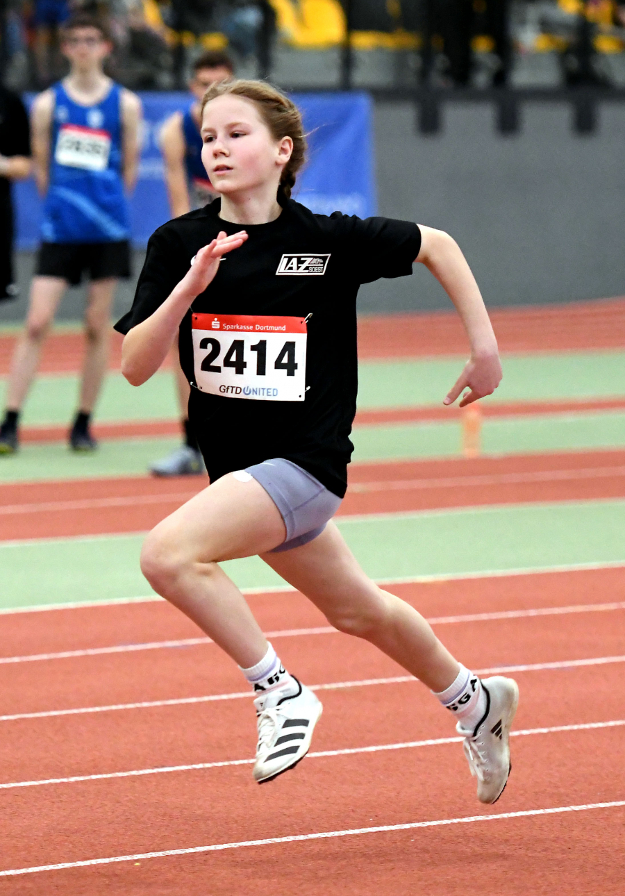 8,01 Sekunden: W11-Sportlerin Noelle Biegel vom LAZ Soest wird in Dortmund F&uuml;nfte &uuml;ber 50 Meter. Foto: Bottin
