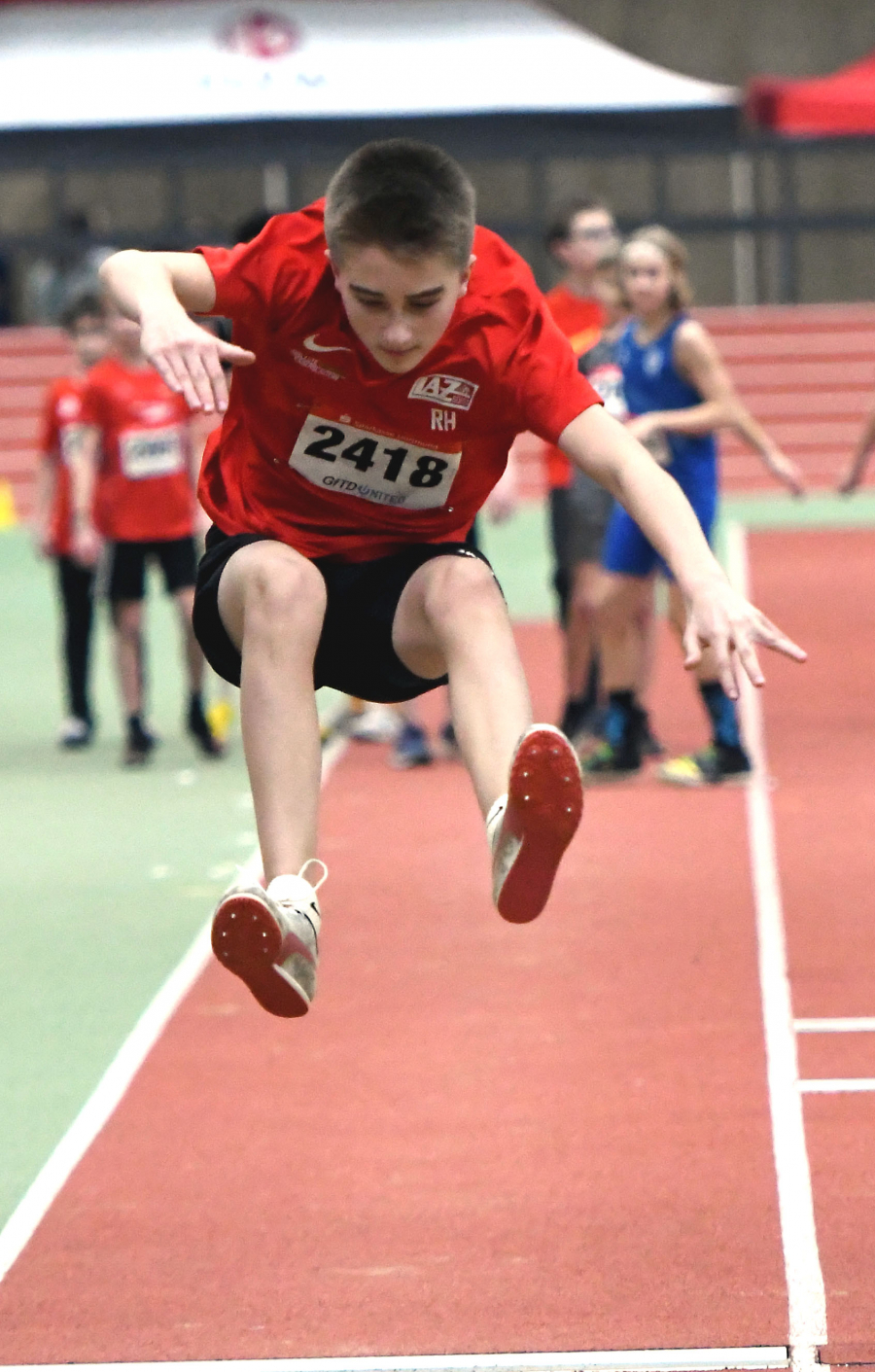 4,43 Meter: M13-Athlet Rafael Hesse vom LAZ Soest holte sich in Dortmund Platz zwei im Weitsprung. Im Kugelsto&szlig;en siegte er sogar mit 9,58 Metern. Foto: Bottin